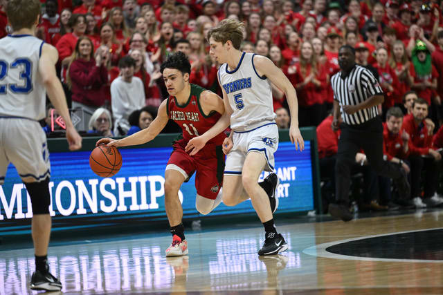 Sacred Heart vs Tri-Unity Christian MHSAA Division 4 title game -- Scott Hasse1